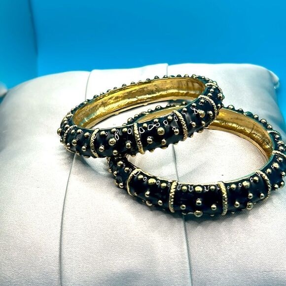 Pair of Signed Lily Pulitzer Black Enamel Sea Urchin Bangles LIKE NEW - Picture 1 of 10